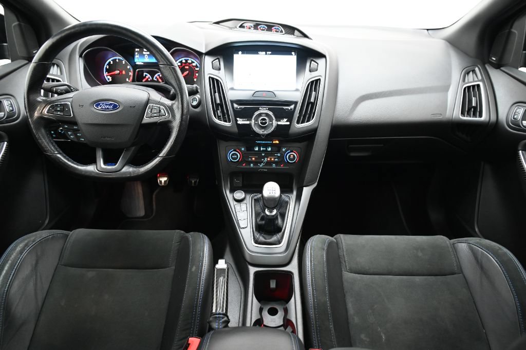 Used 2018 Ford Focus RS AWD/4WD image 28