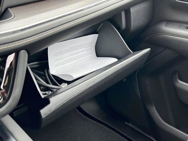 Used 2025 Chevrolet Suburban Premier image 36