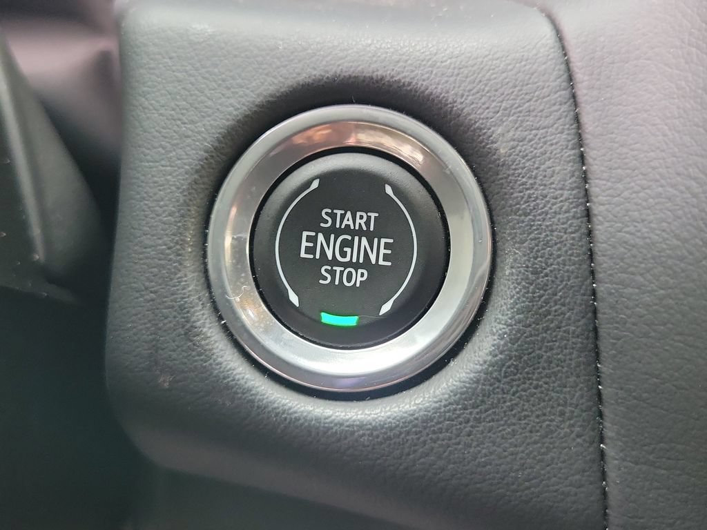 Used 2023 GMC Yukon SLT w/ SLT Premium Package AWD/4WD image 31