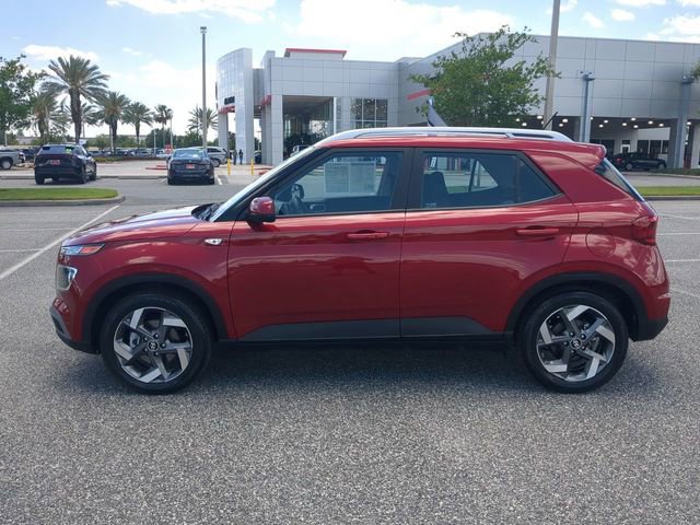 Used 2025 Hyundai Venue SEL FWD image 7