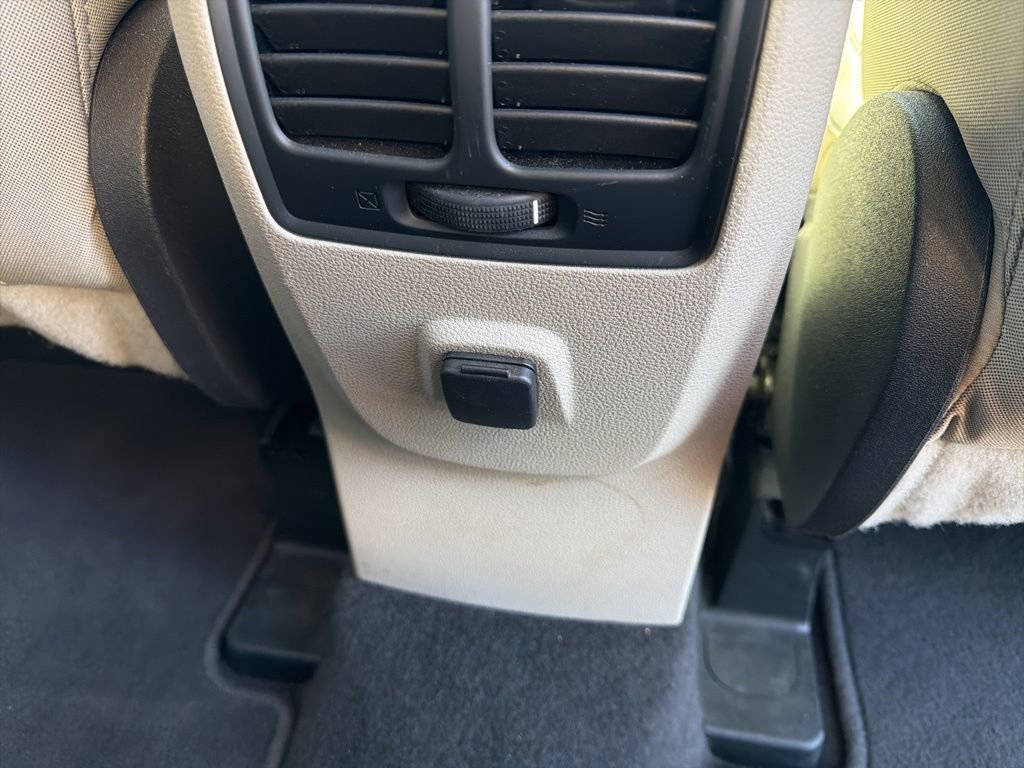 Used 2018 Ford Escape SE image 32