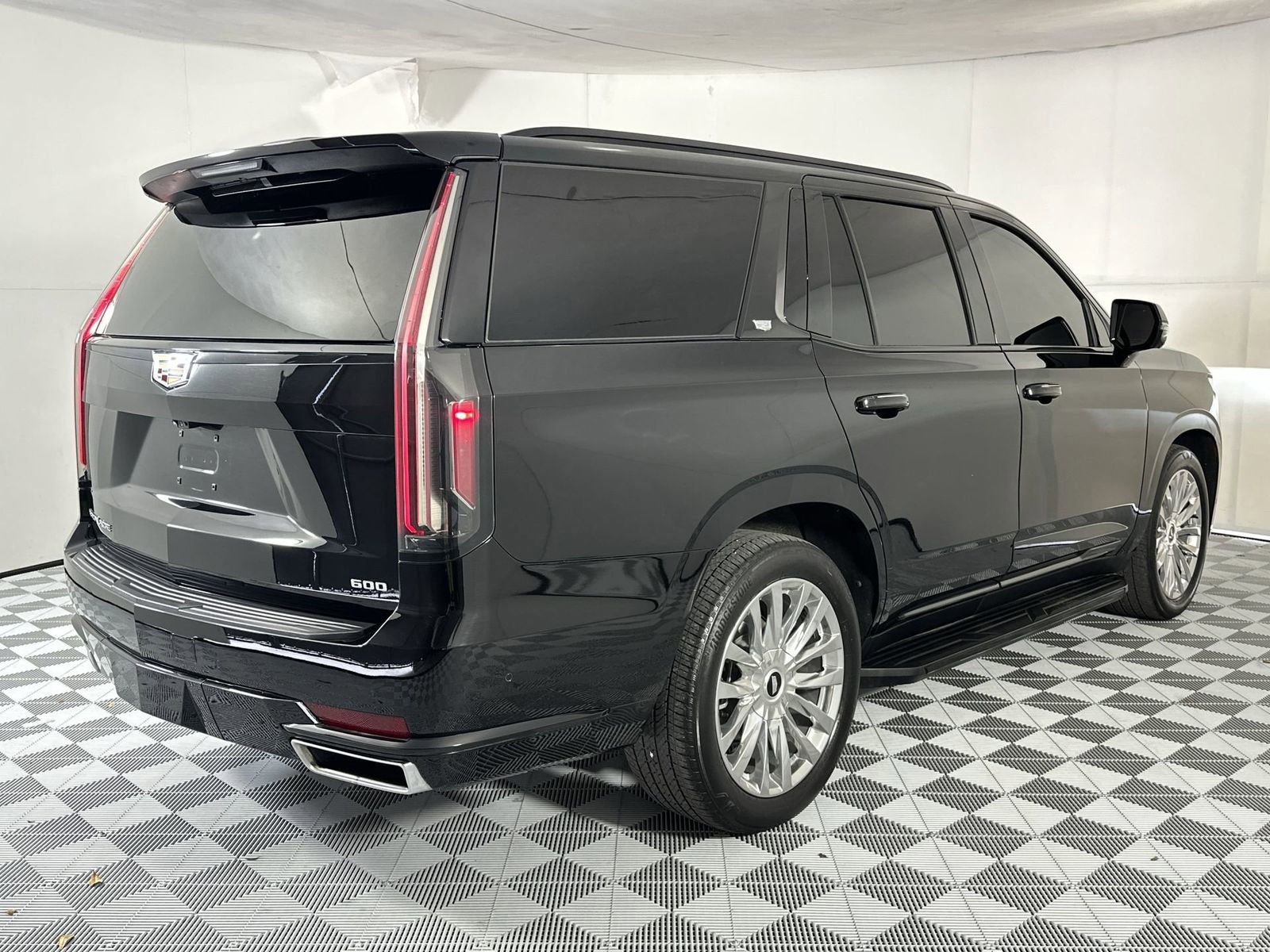 Used 2023 Cadillac Escalade Premium Luxury w/ Performance Package AWD/4WD image 8