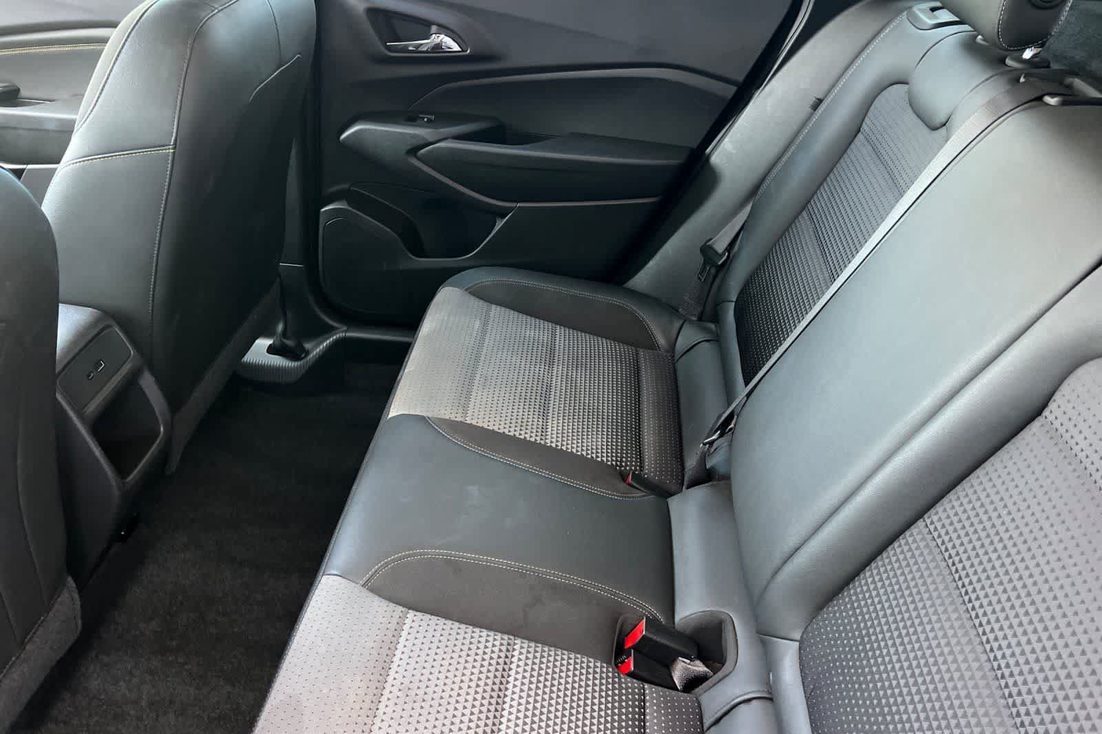 Used 2025 Chevrolet Trax LT FWD image 5