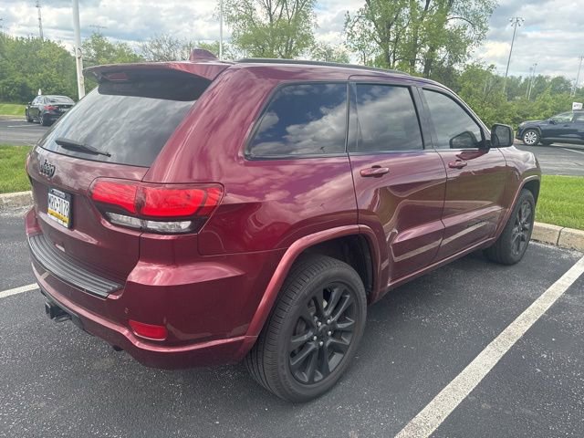 Used 2017 Jeep Grand Cherokee Altitude AWD/4WD image 6