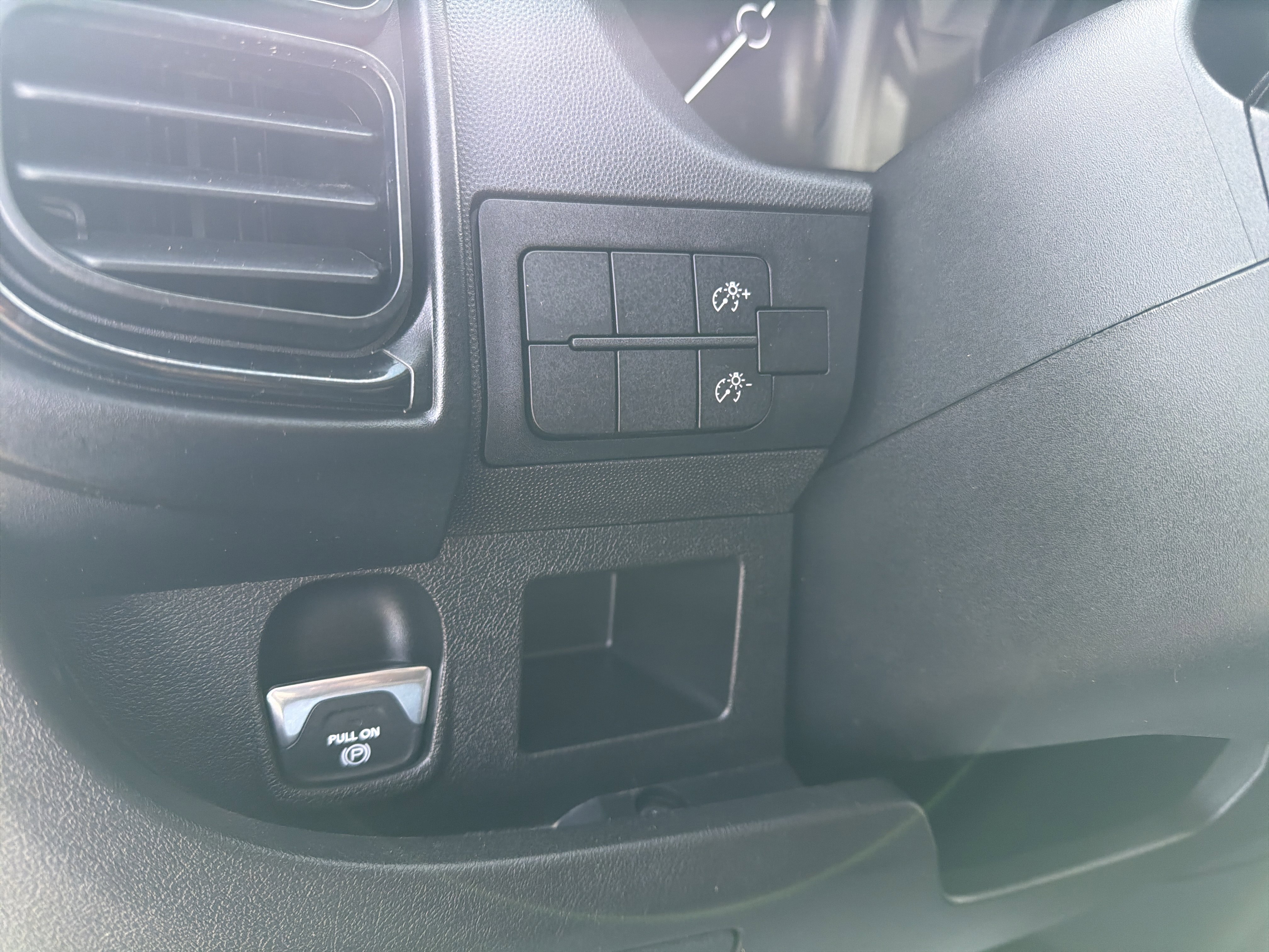 Used 2024 RAM ProMaster 2500 image 14