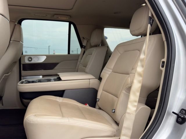Used 2020 Lincoln Navigator Reserve w/ Luxury Package AWD/4WD image 8