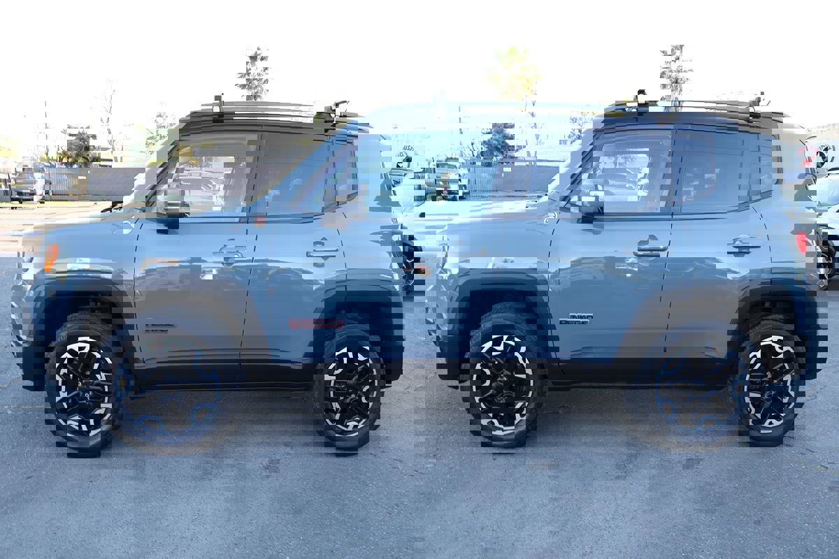 Used 2015 Jeep Renegade Trailhawk w/ Popular Equipment Group image 7