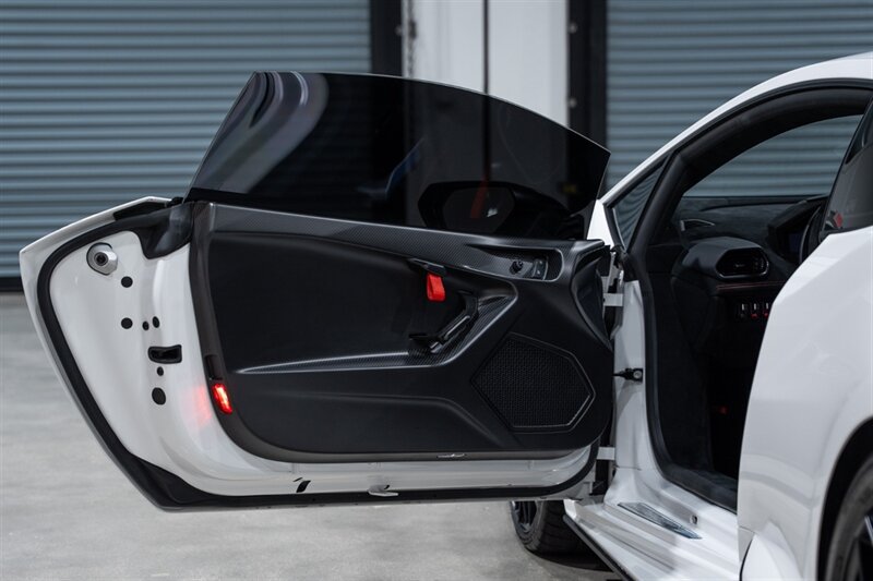 Used 2022 Lamborghini Huracan STO RWD image 22
