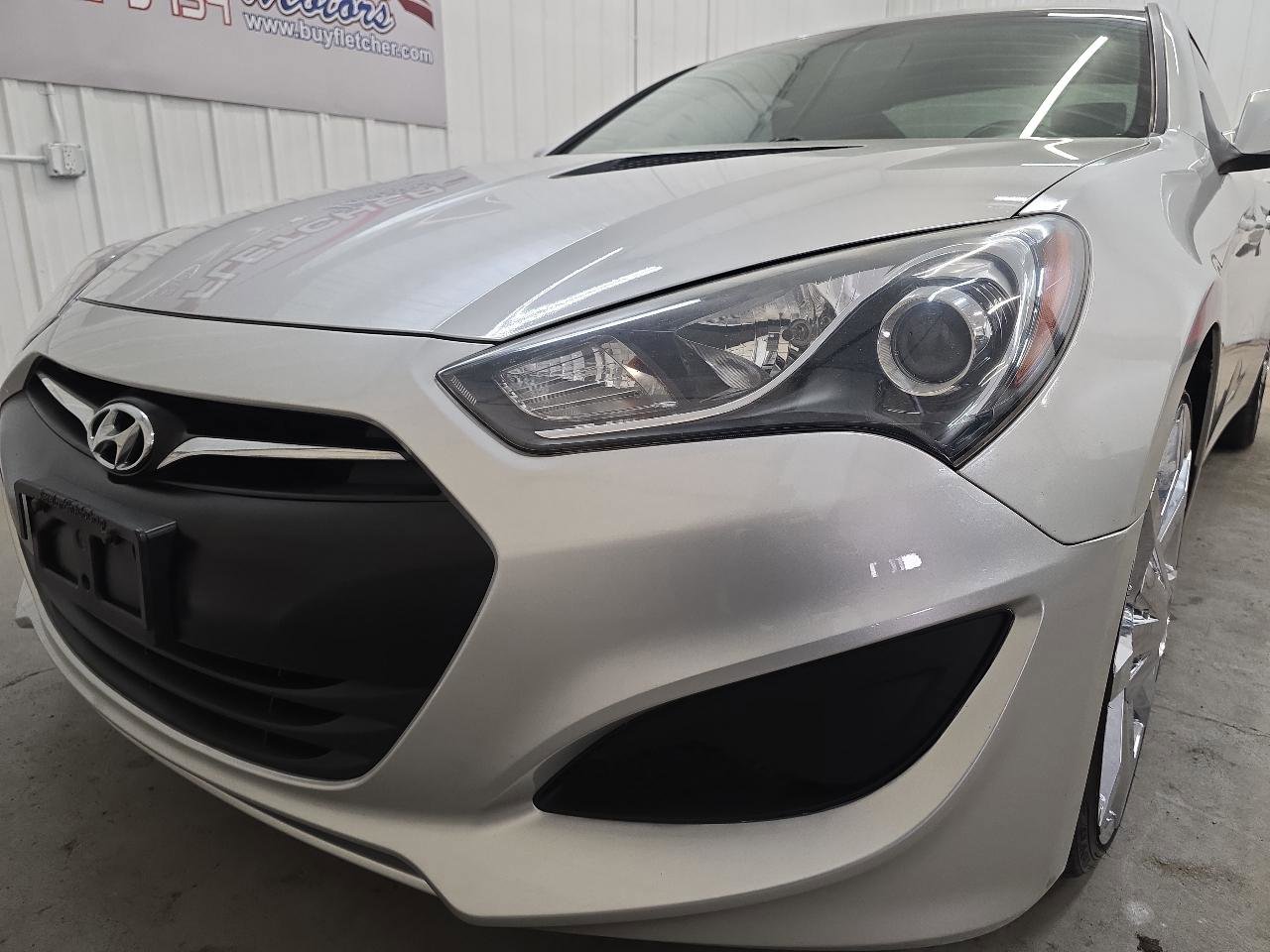Used 2013 Hyundai Genesis 2.0T image 5