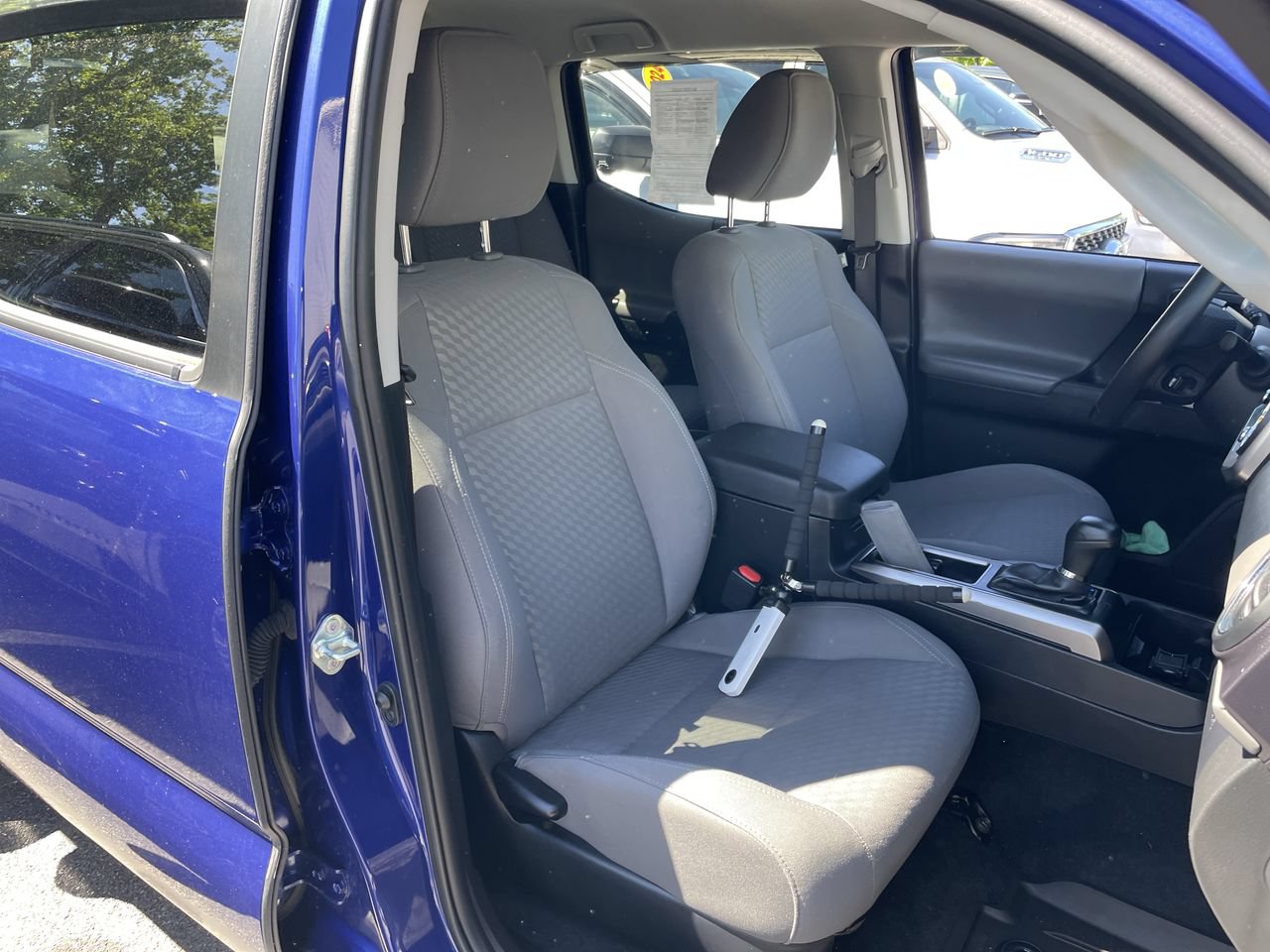 Used 2023 Toyota Tacoma SR5 AWD/4WD image 39