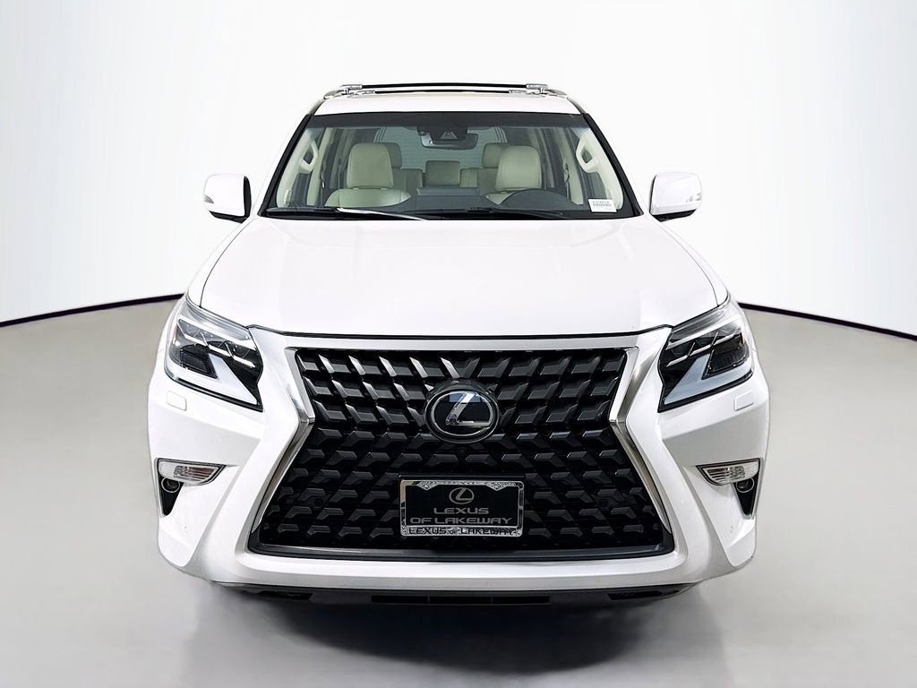 Used 2023 Lexus GX 460 Luxury w/ Accessory Package image 2