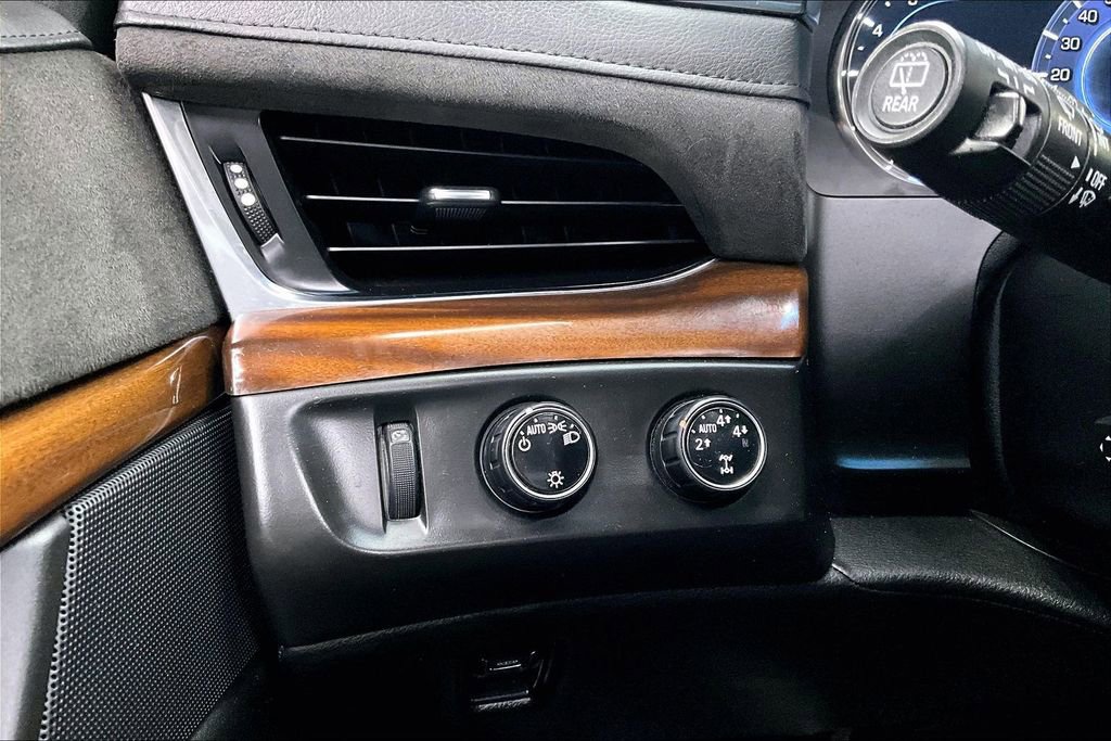 Used 2016 Cadillac Escalade Premium image 16