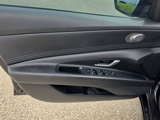 Used 2024 Hyundai Elantra Limited FWD image 16
