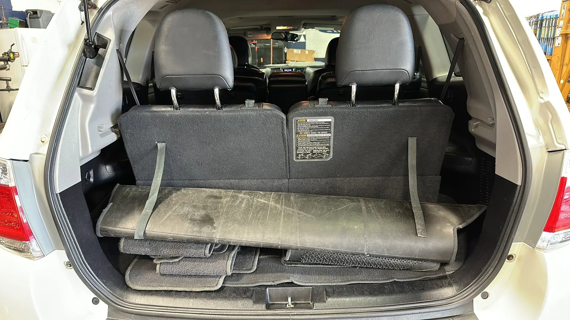 Used 2012 Toyota Highlander SE w/ Tow Pkg image 14