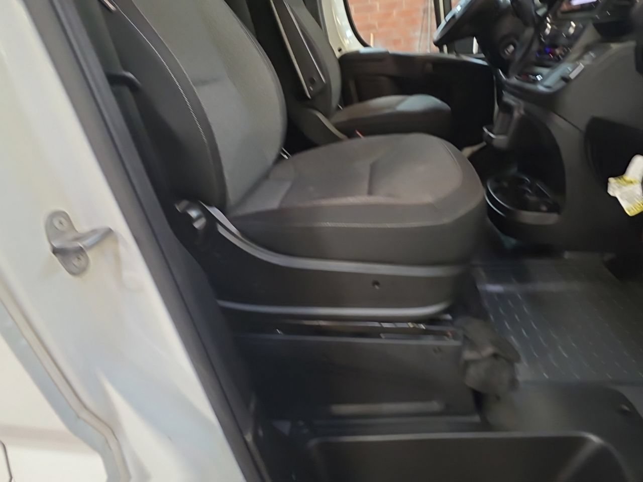 Used 2025 RAM ProMaster 2500 w/ U-Haul Equipment Group FWD image 36