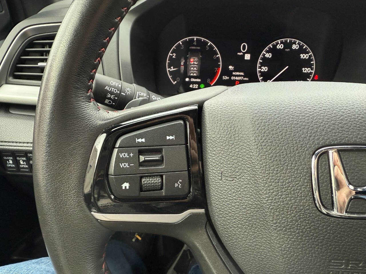 Used 2025 Honda Odyssey Sport-L image 36