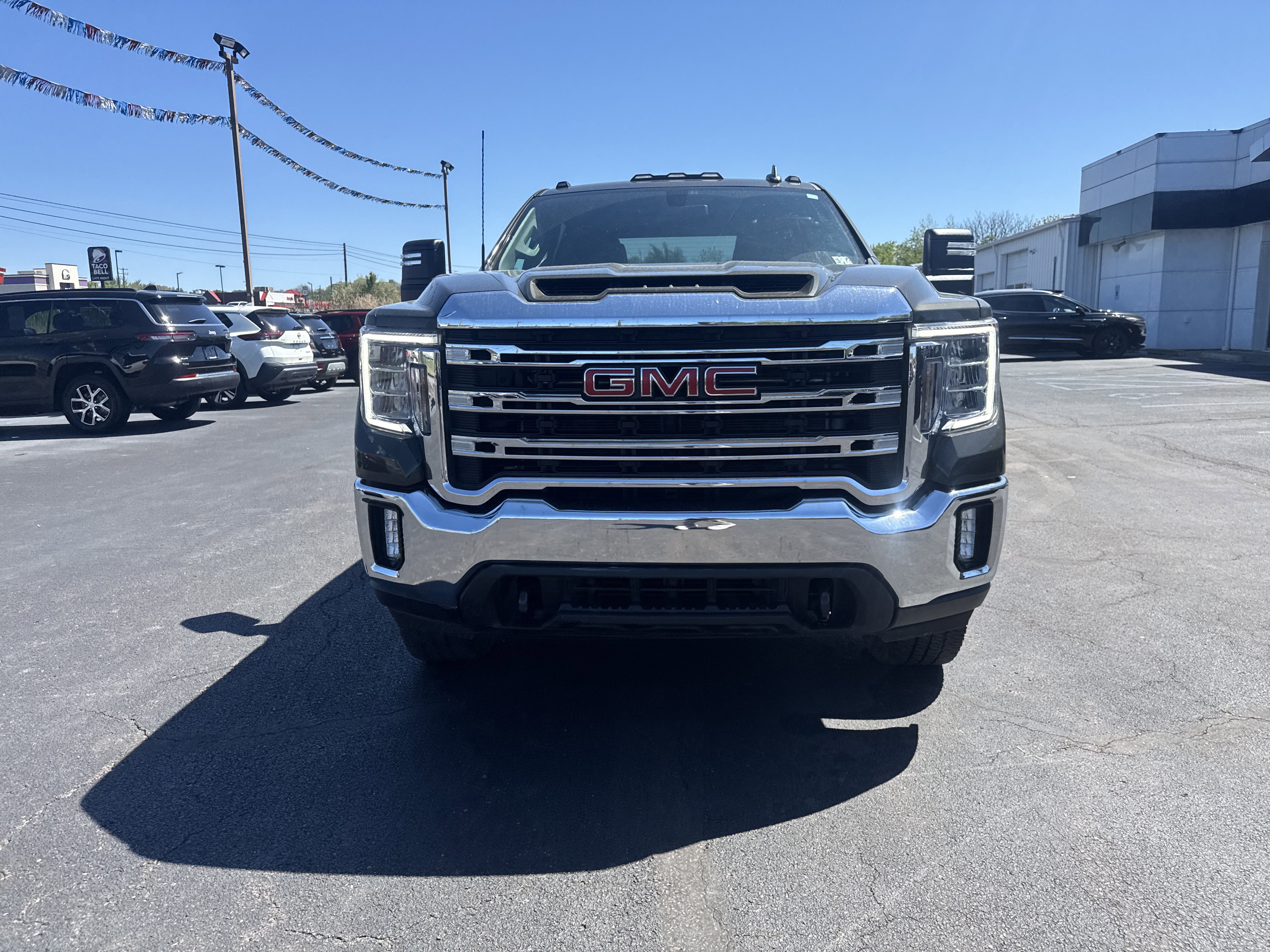 Used 2022 GMC Sierra 2500 SLE w/ SLE Value Package; AWD/4WD image 9