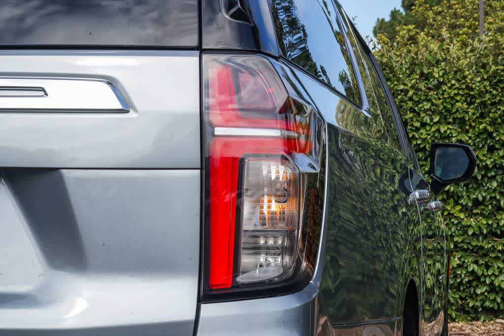 Used 2024 Chevrolet Suburban LT AWD/4WD image 7