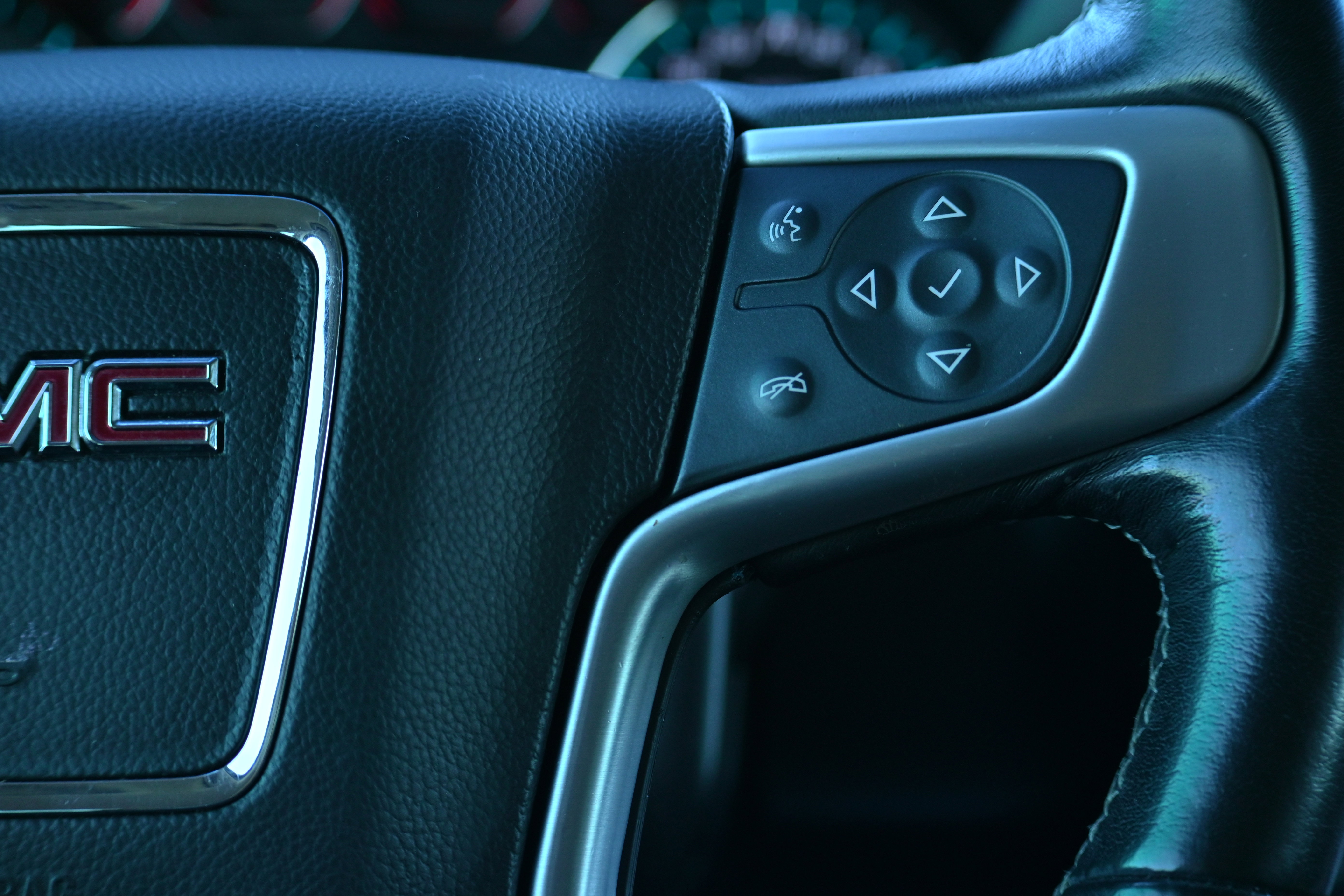 Used 2019 GMC Yukon SLT w/ Open Road Package image 23