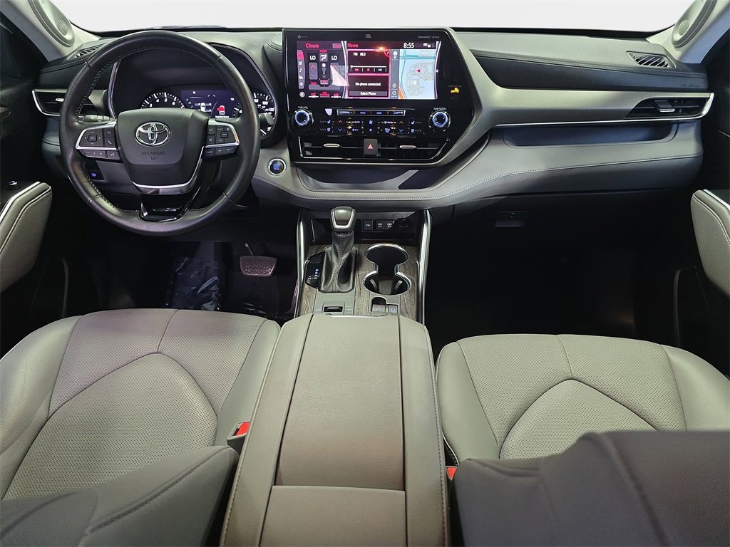 Used 2021 Toyota Highlander Limited image 10