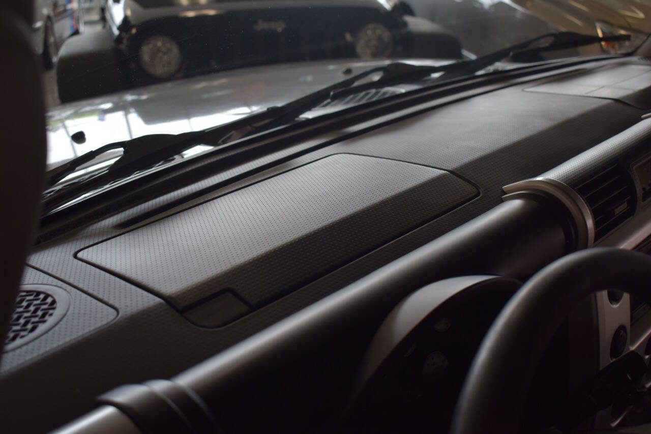 Used 2008 Toyota FJ Cruiser 4WD image 51