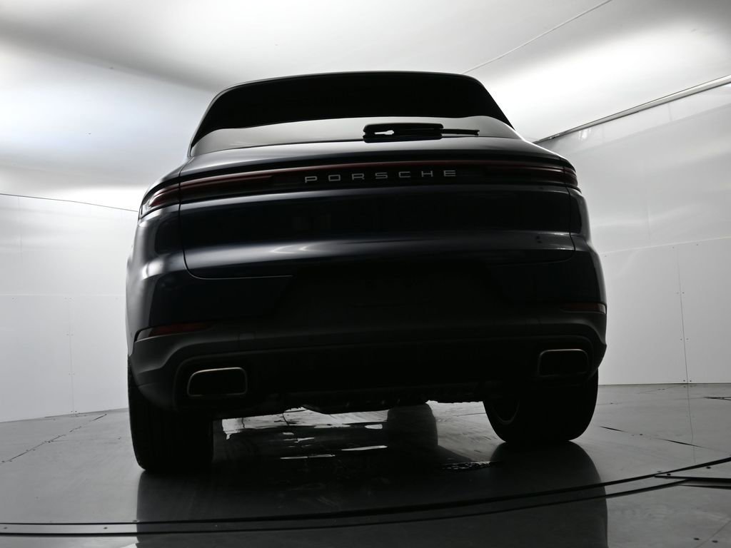 Used 2025 Porsche Cayenne image 49