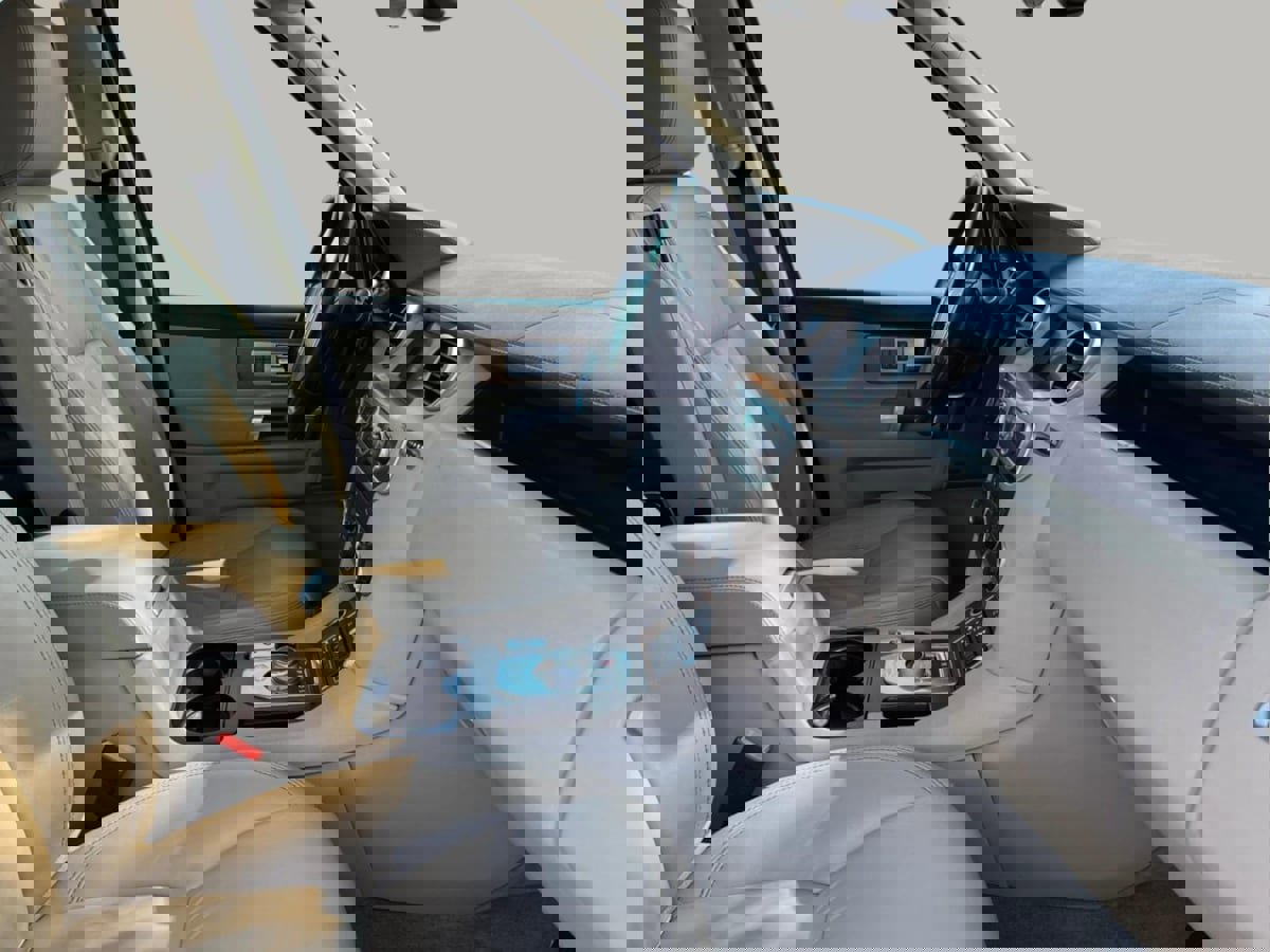 Used 2016 Land Rover LR4 HSE LUX image 39