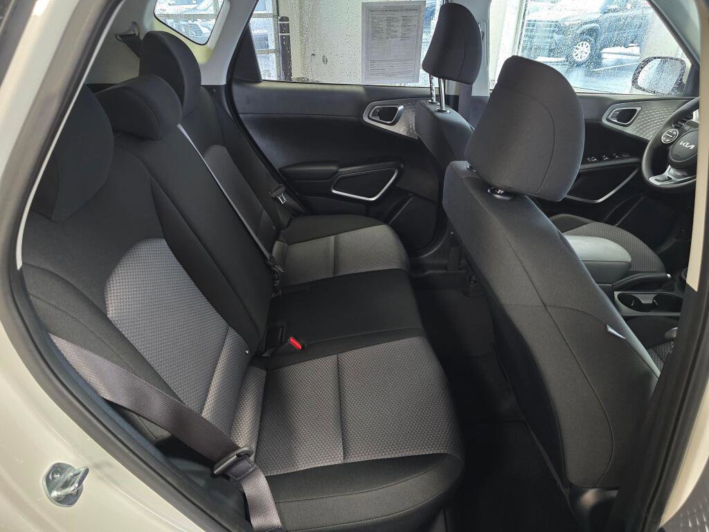 Used 2024 Kia Soul LX w/ Option Group 015 image 40