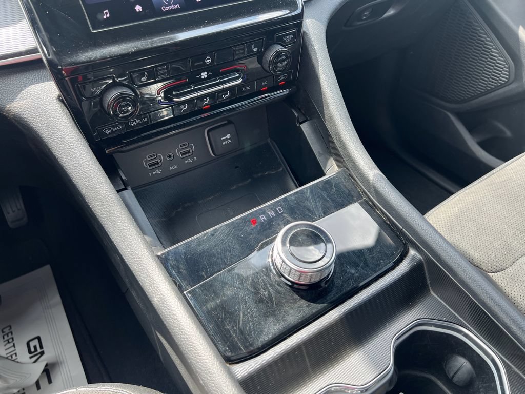 Used 2024 Jeep Grand Cherokee Altitude AWD/4WD image 31