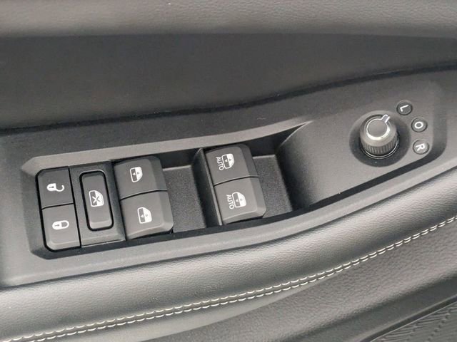 Used 2023 Jeep Grand Cherokee L Limited w/ Luxury Tech Group II image 12