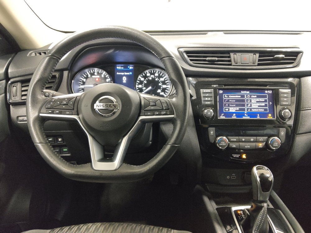 Used 2020 Nissan Rogue SV image 22