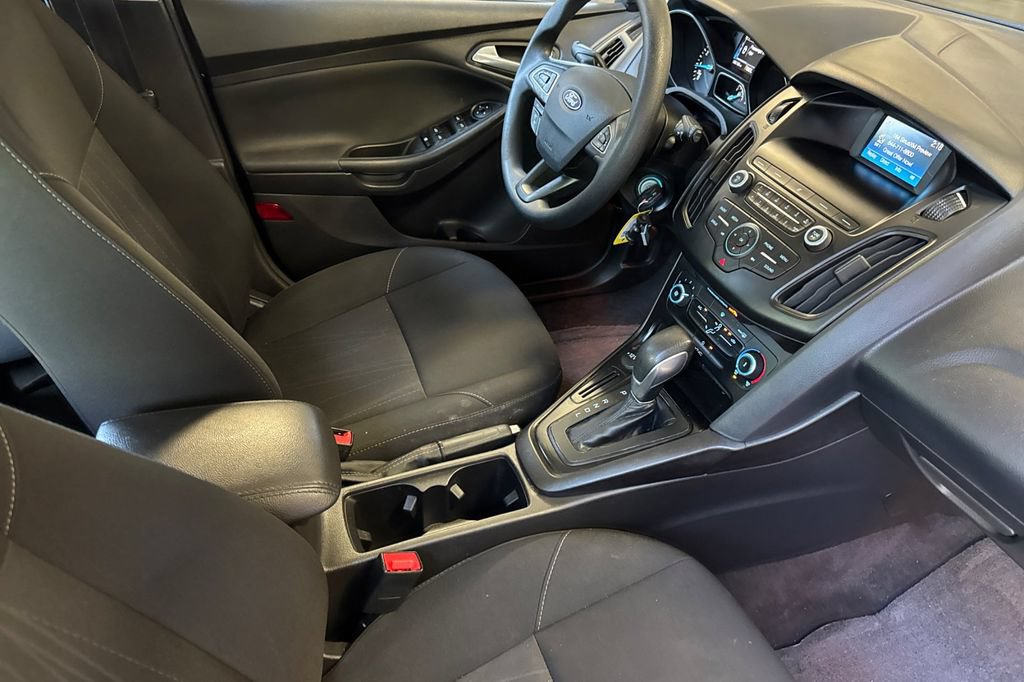Used 2018 Ford Focus SE FWD image 16