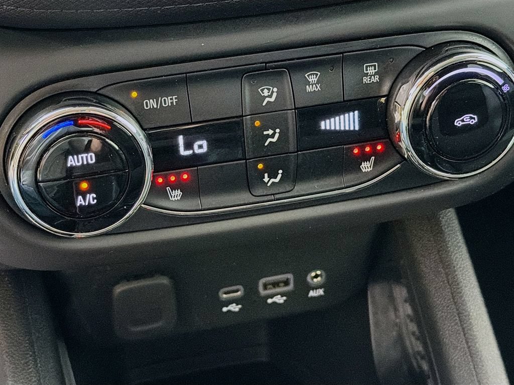 Used 2023 Chevrolet TrailBlazer LT w/ Convenience Package FWD image 36
