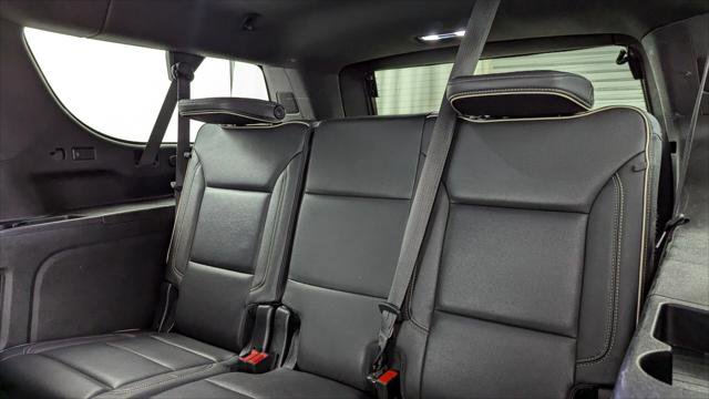 Used 2023 Chevrolet Suburban Premier image 18