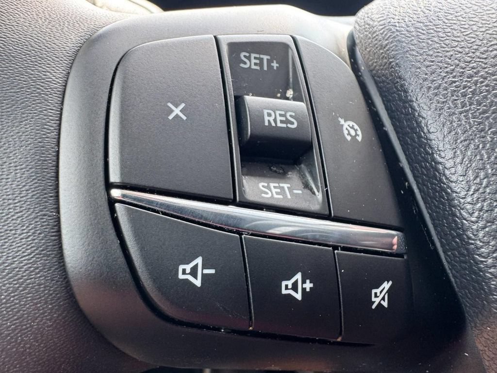 Used 2026 Ford Maverick Lobo AWD/4WD image 16
