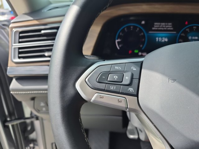 Used 2025 Volkswagen Atlas SE FWD image 17