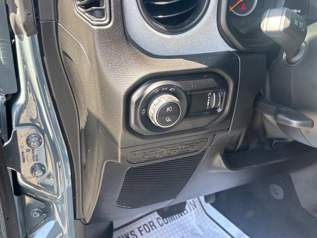 Used 2025 Jeep Gladiator Sport AWD/4WD image 8