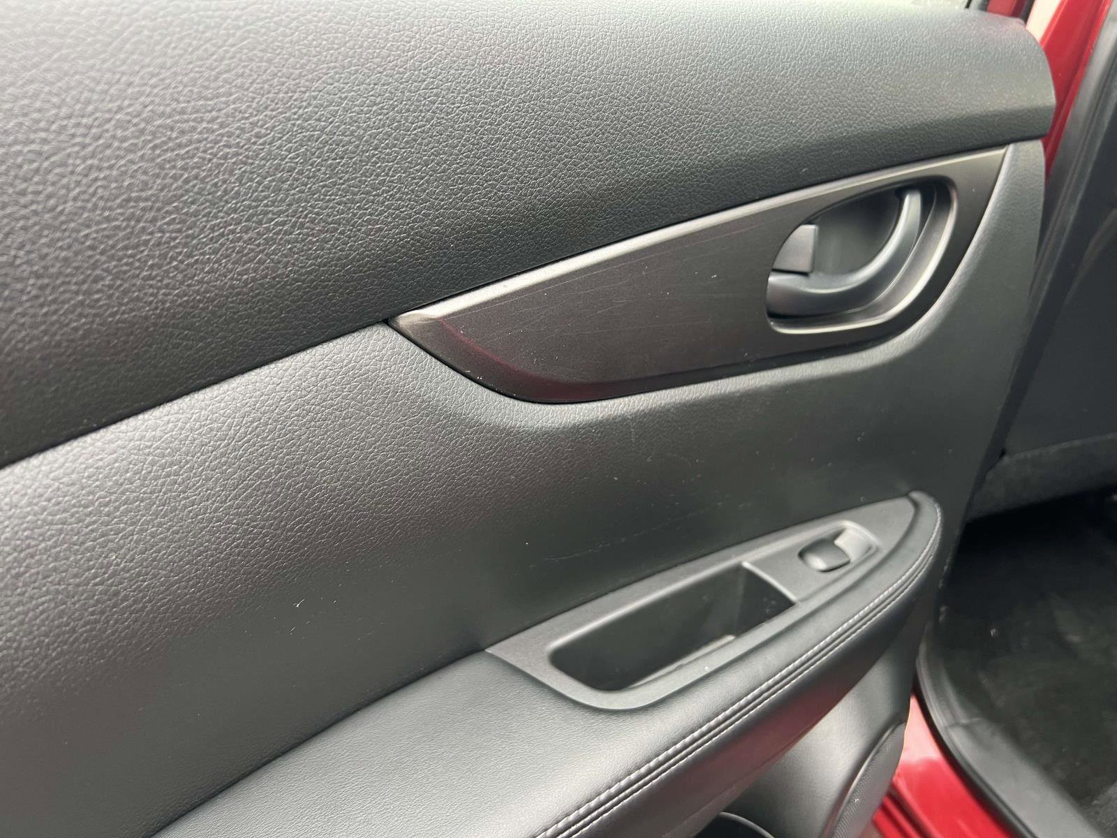 Used 2022 Nissan Rogue Sport S image 12