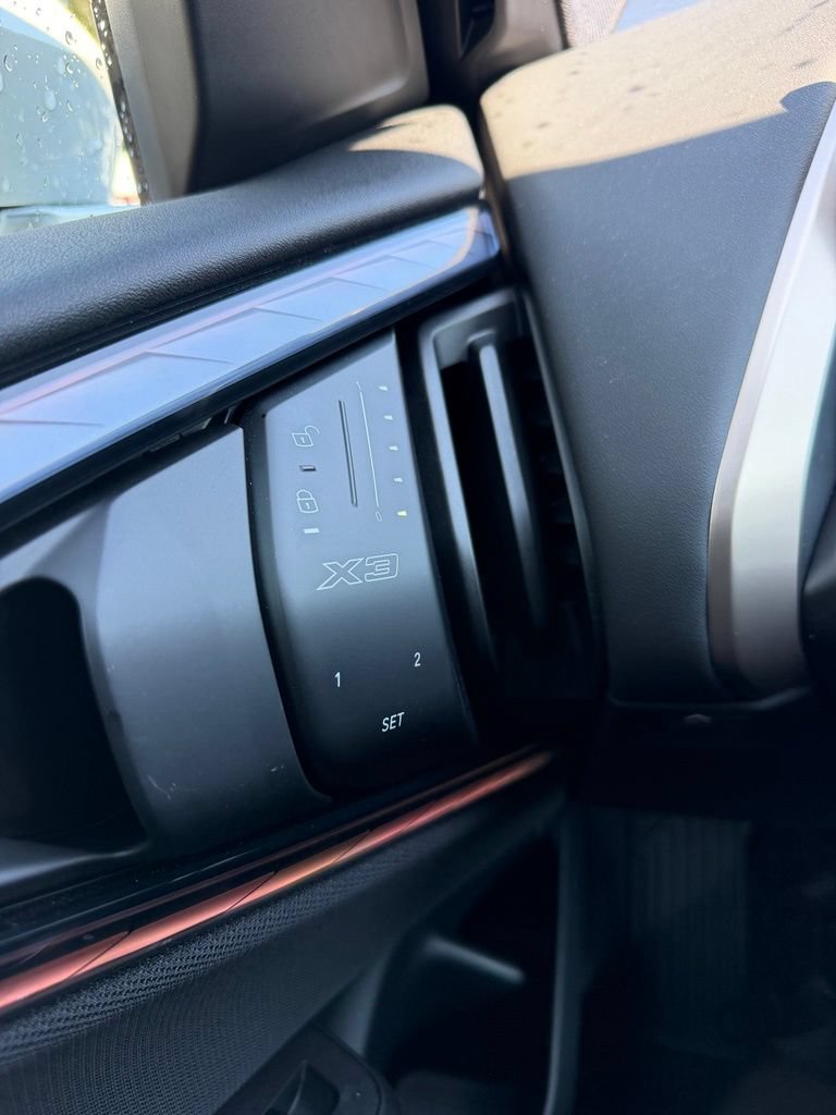 Used 2025 BMW X3 xDrive30i AWD/4WD image 19