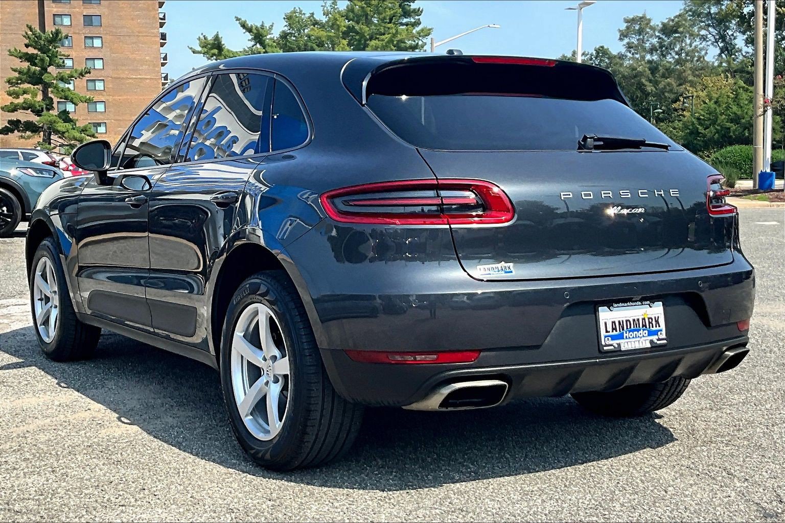 Used 2017 Porsche Macan w/ Premium Package Plus AWD/4WD image 12