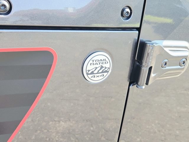 Used 2019 Jeep Wrangler Unlimited Sahara w/ Dual Top Group AWD/4WD image 17