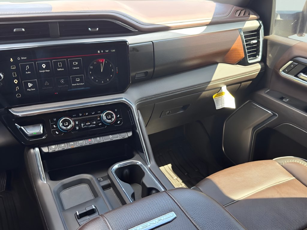 Used 2025 GMC Sierra 2500 Denali w/ Denali Reserve Package AWD/4WD image 24