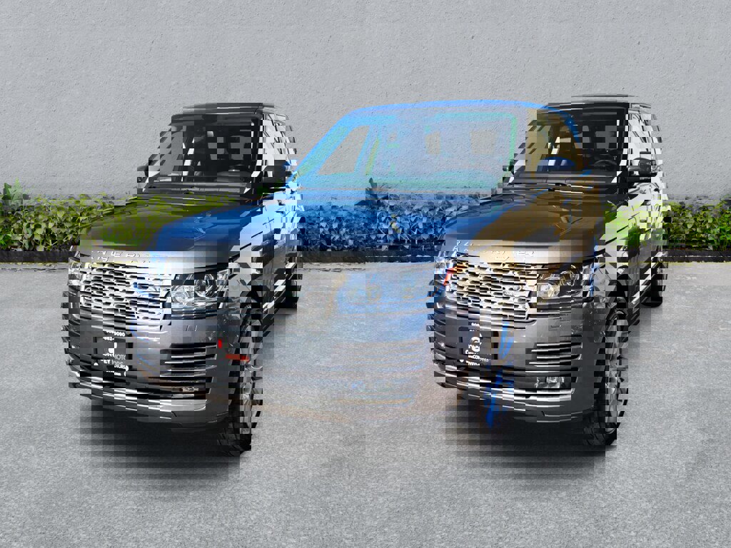 Used 2015 Land Rover Range Rover Supercharged image 2