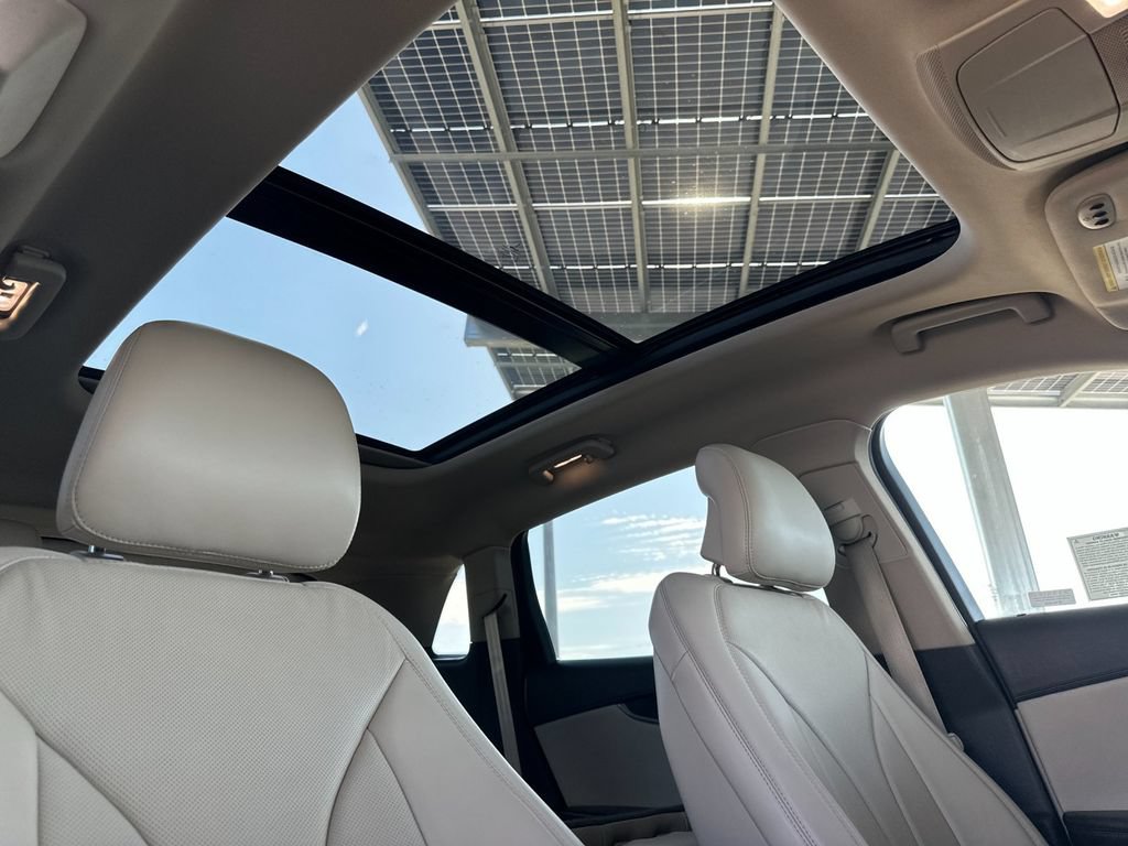 Used 2017 Lincoln MKX Reserve FWD image 16