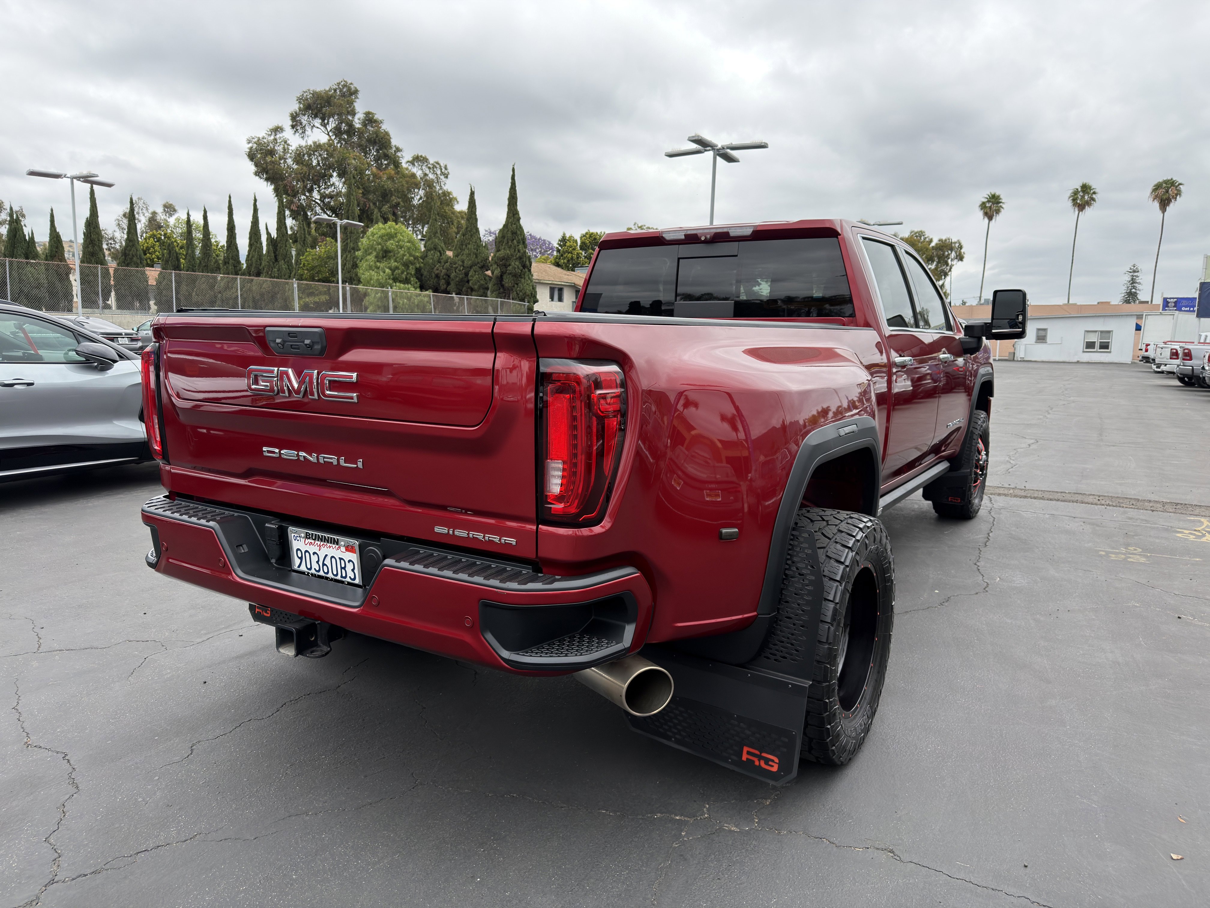 Used 2020 GMC Sierra 3500 Denali w/ Denali Ultimate Package AWD/4WD image 8