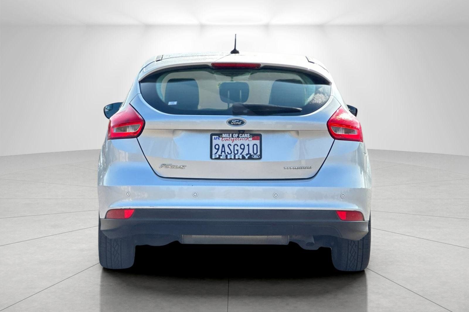Used 2015 Ford Focus Titanium FWD image 4