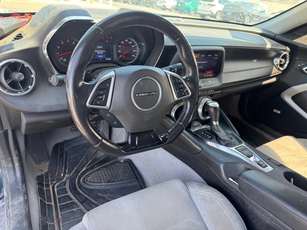 Used 2019 Chevrolet Camaro LT w/ Technology Package RWD image 5