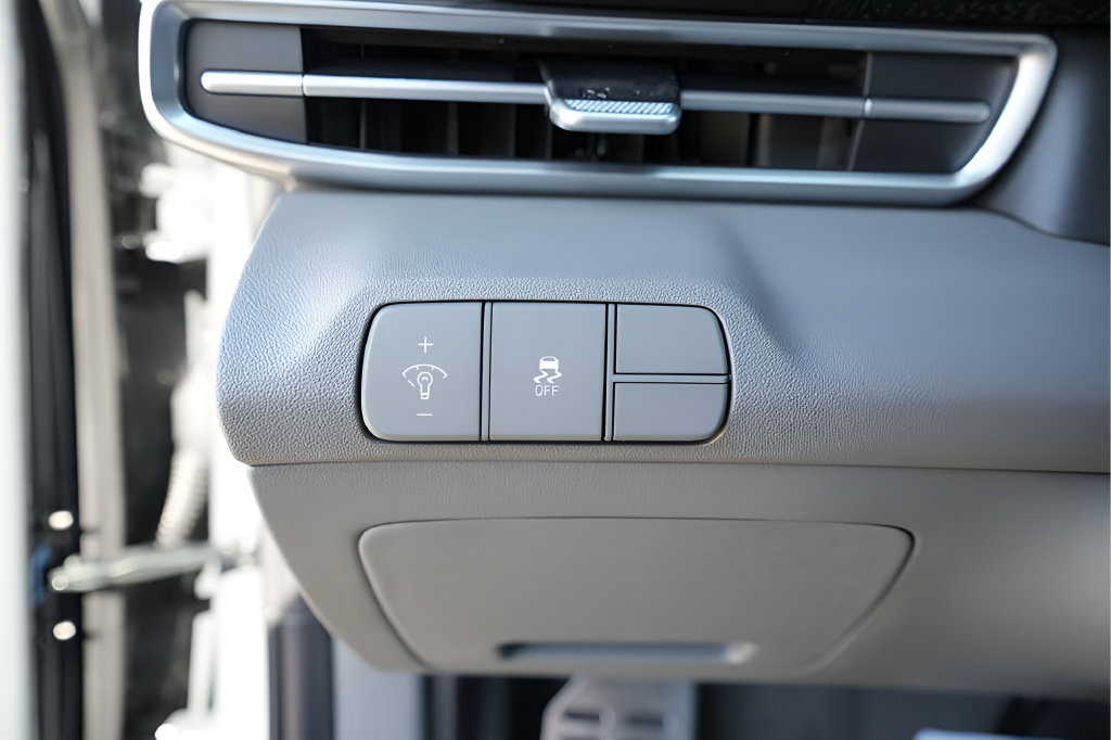 New 2026 Hyundai Elantra SEL Sport FWD image 22