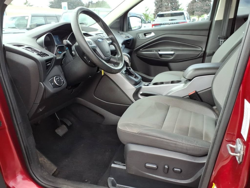 Used 2015 Ford Escape SE FWD image 10