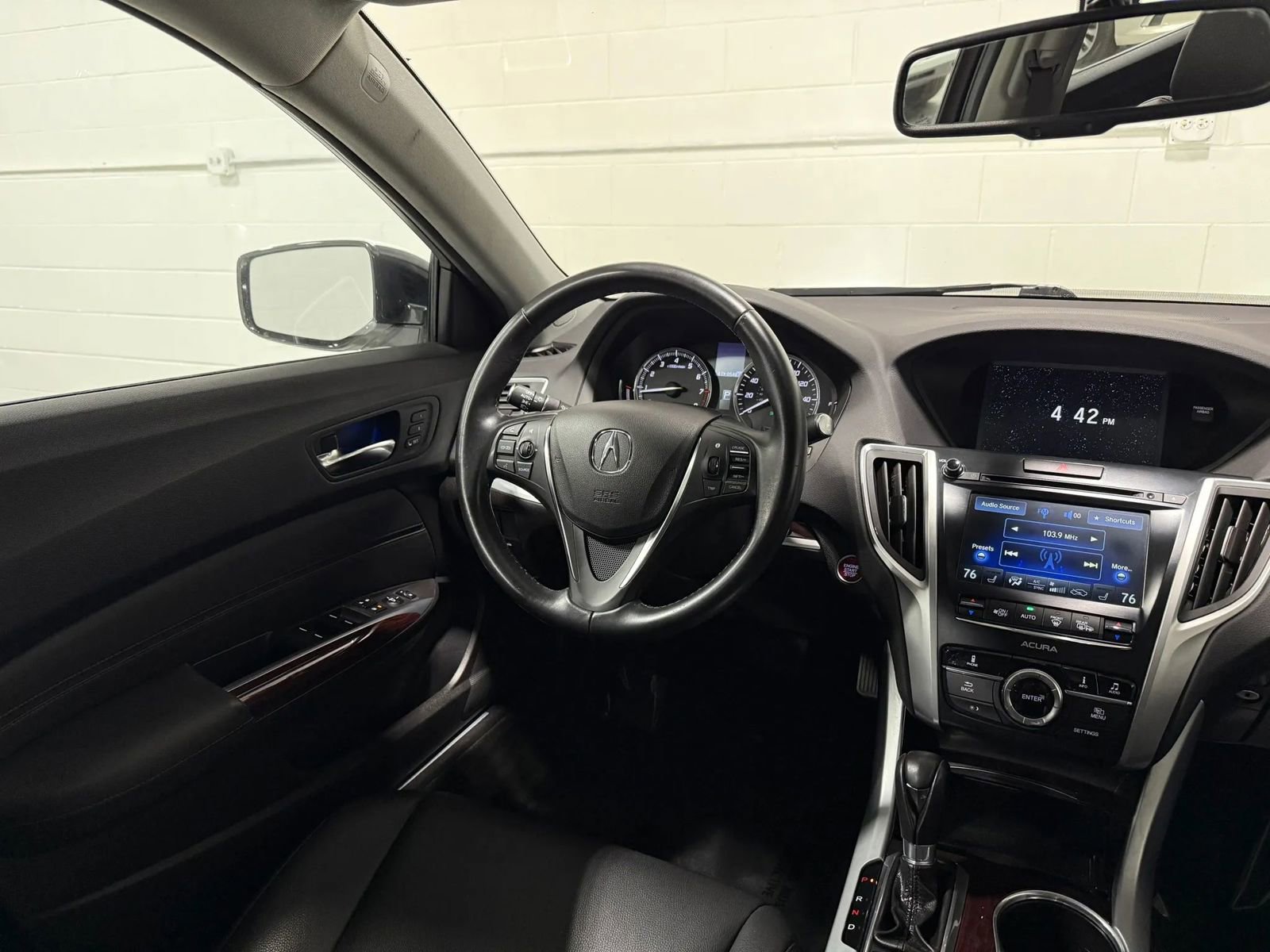 Used 2017 Acura TLX FWD image 22
